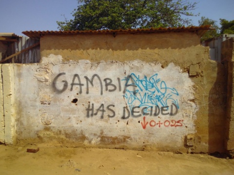 Wand mit politischem Spruch #Gambia has Decided